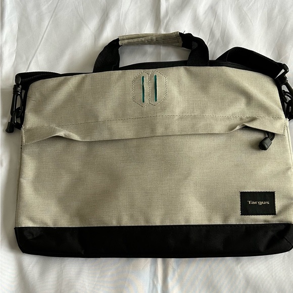 Targus - Laptop Bag - Picture 2 of 6